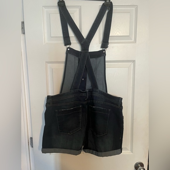 Womens short overalls - Picture 2 of 2